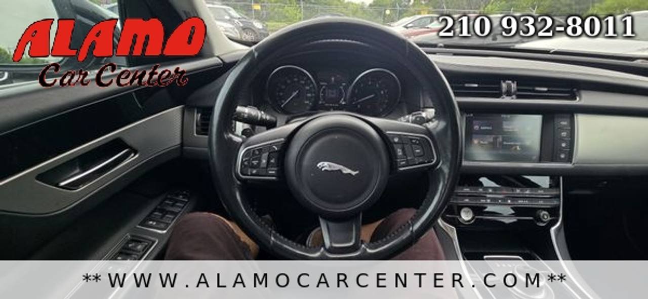 Used 2017 Jaguar XF Premium RWD image 31