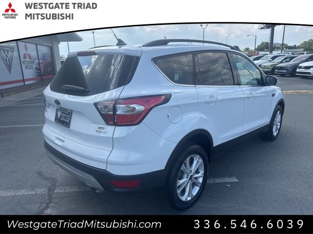 Used 2018 Ford Escape SE w/ Ford Safe & Smart Package FWD image 11