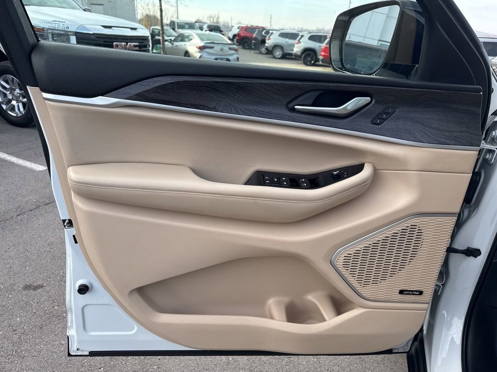 Used 2021 Jeep Grand Cherokee L Limited w/ MOPAR Finishing Package image 10