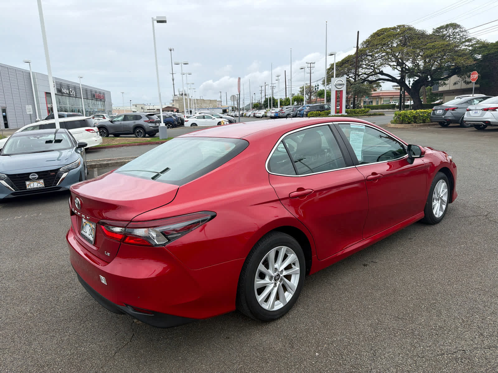 Used 2024 Toyota Camry LE image 3