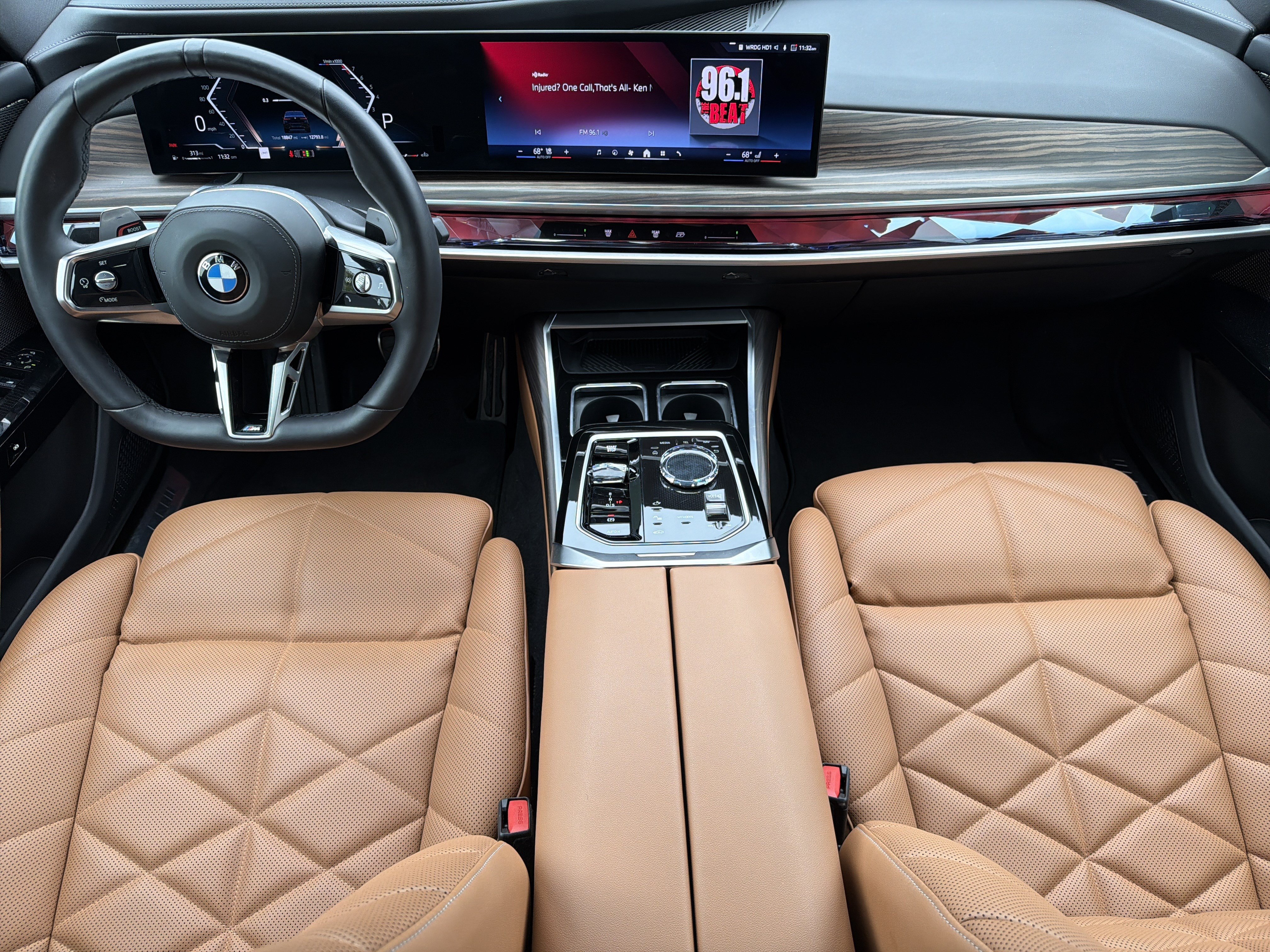 Certified 2026 BMW 740i xDrive AWD/4WD image 3