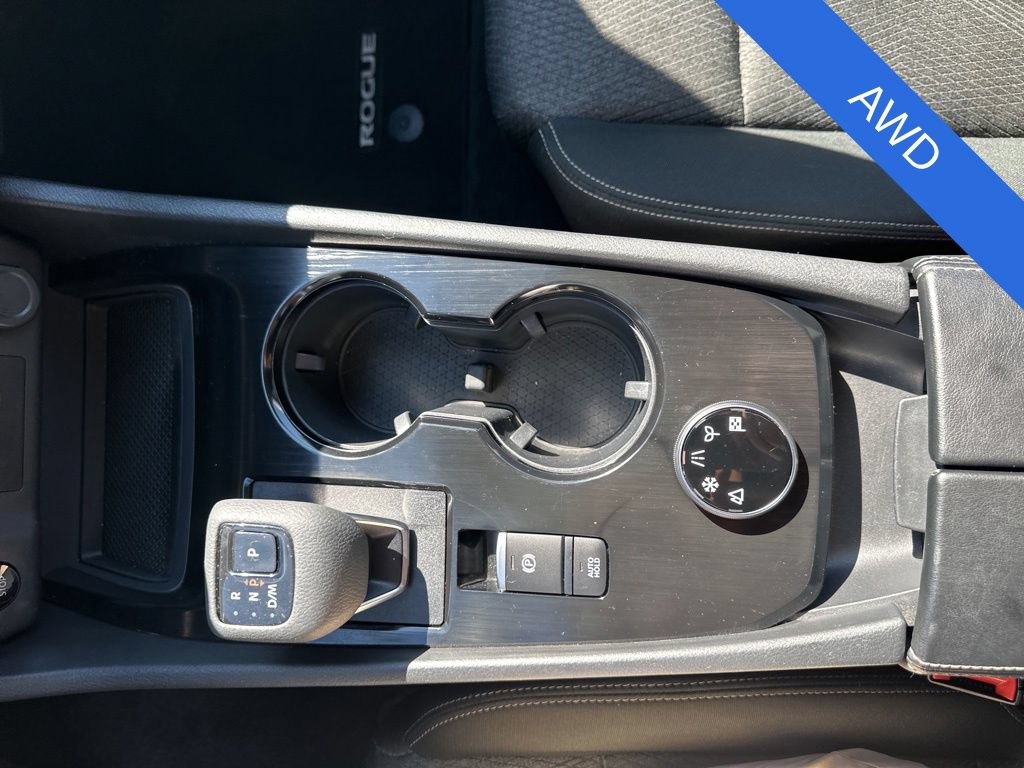 Used 2024 Nissan Rogue SV AWD/4WD image 18