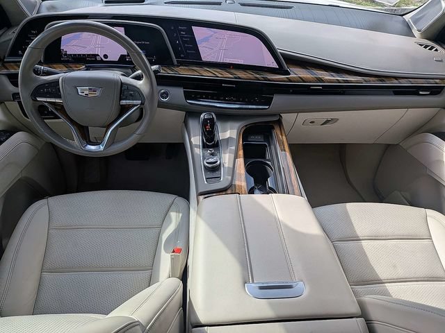 Used 2021 Cadillac Escalade Premium Luxury Platinum AWD/4WD image 16