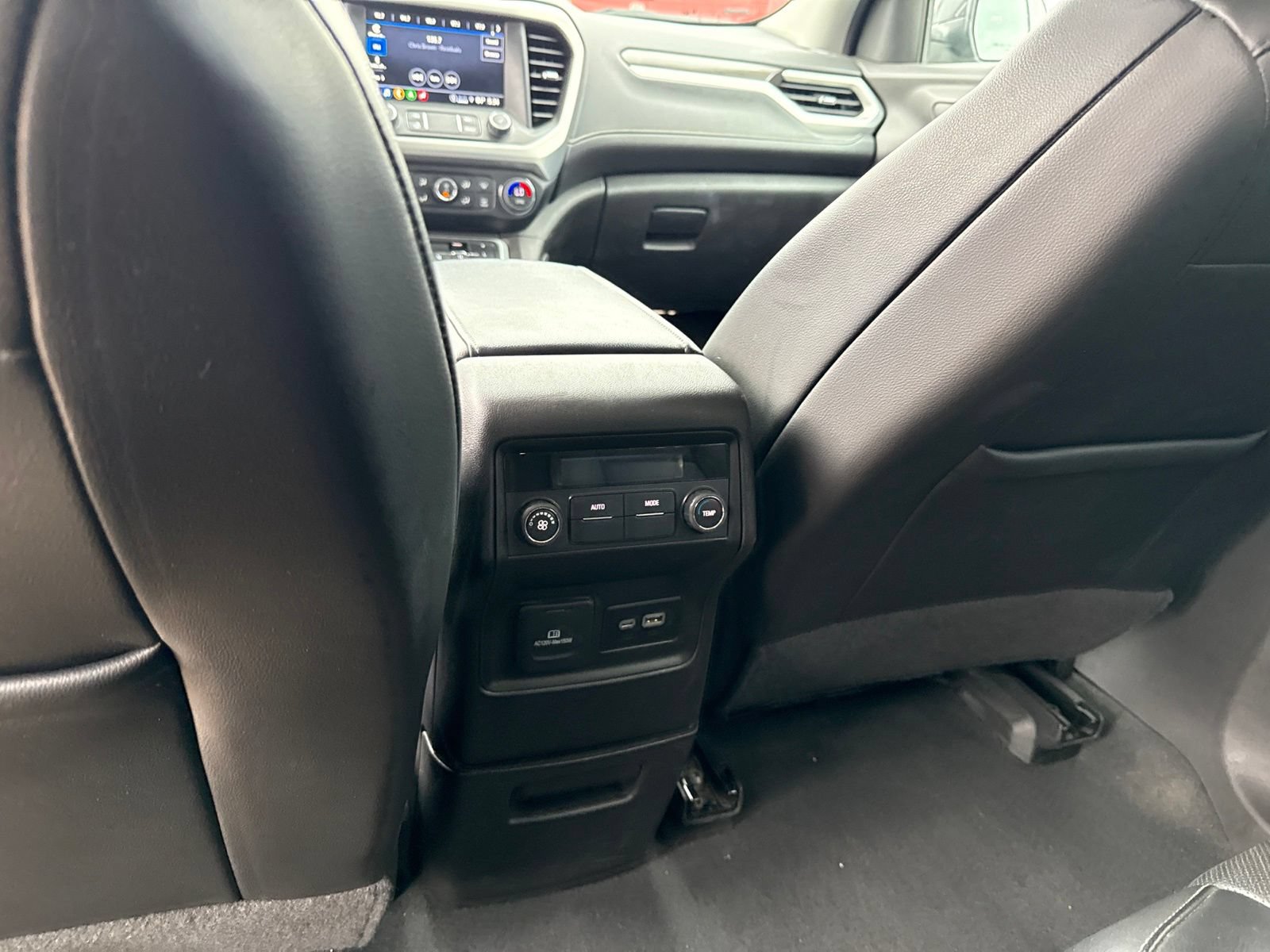 Used 2023 GMC Acadia SLT FWD image 12