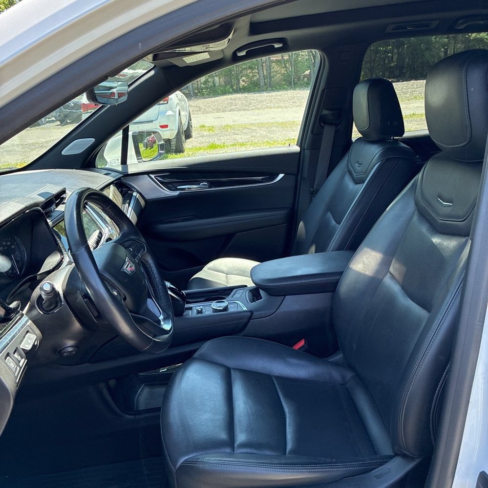Used 2021 Cadillac XT6 Premium Luxury AWD/4WD image 4