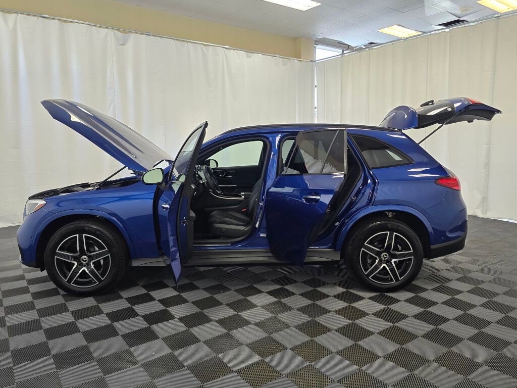 Used 2024 Mercedes-Benz GLC 300 4MATIC image 10