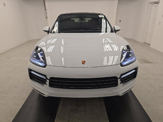 Used 2023 Porsche Cayenne Coupe AWD/4WD image 2