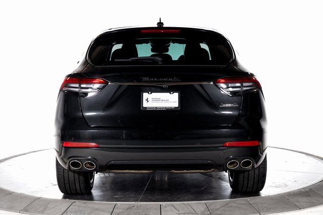 Used 2024 Maserati Levante GT Ultima image 4
