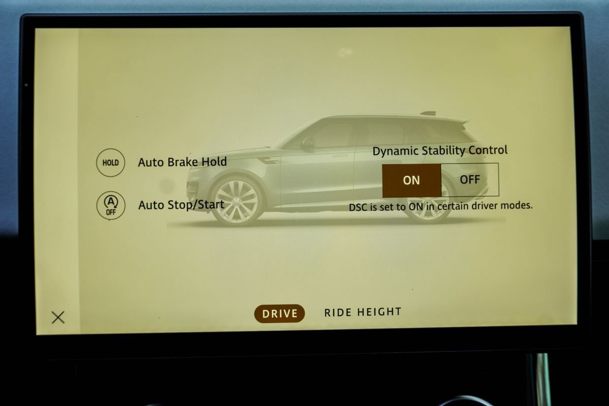 Used 2023 Land Rover Range Rover Sport SE Dynamic image 26