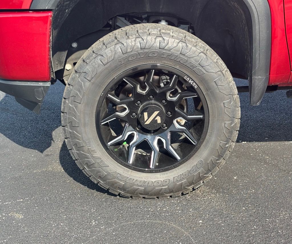 Used 2022 GMC Sierra 2500 AT4 w/ AT4 Premium Plus Package image 11