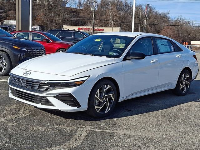 New 2025 Hyundai Elantra Sport image 2