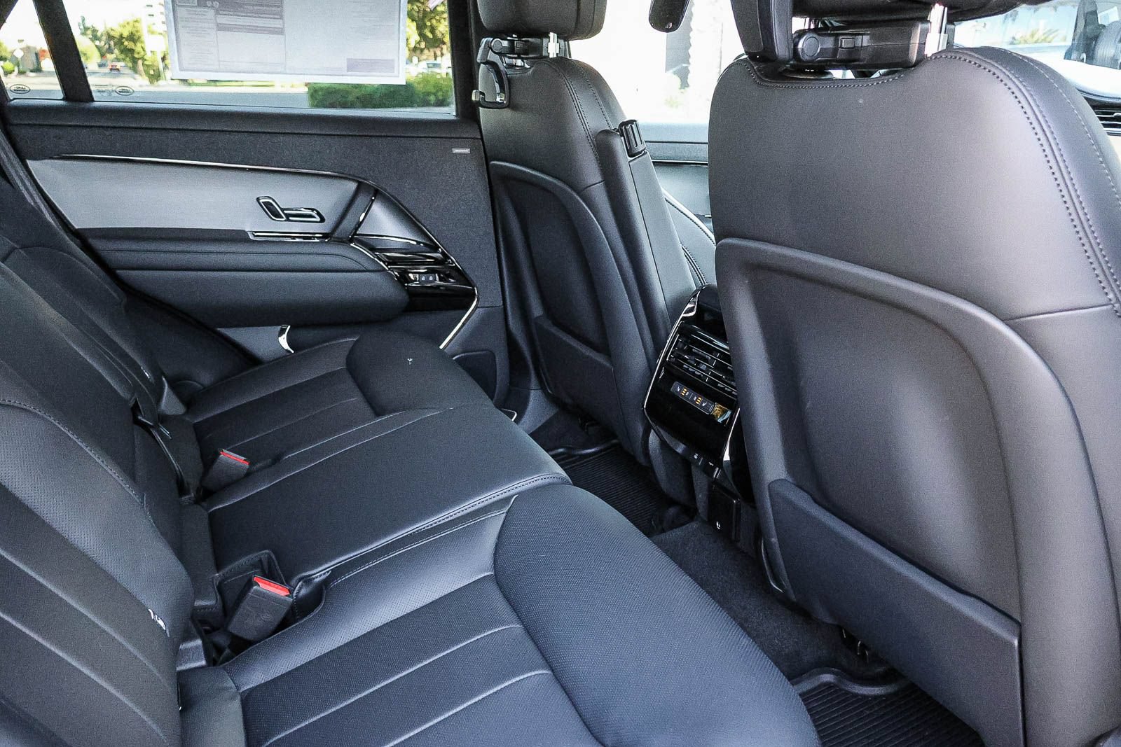New 2026 Land Rover Range Rover Sport SE AWD/4WD image 19