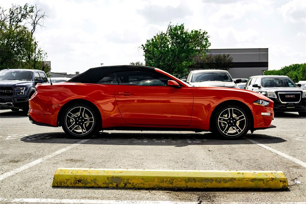 Used 2023 Ford Mustang Convertible image 4