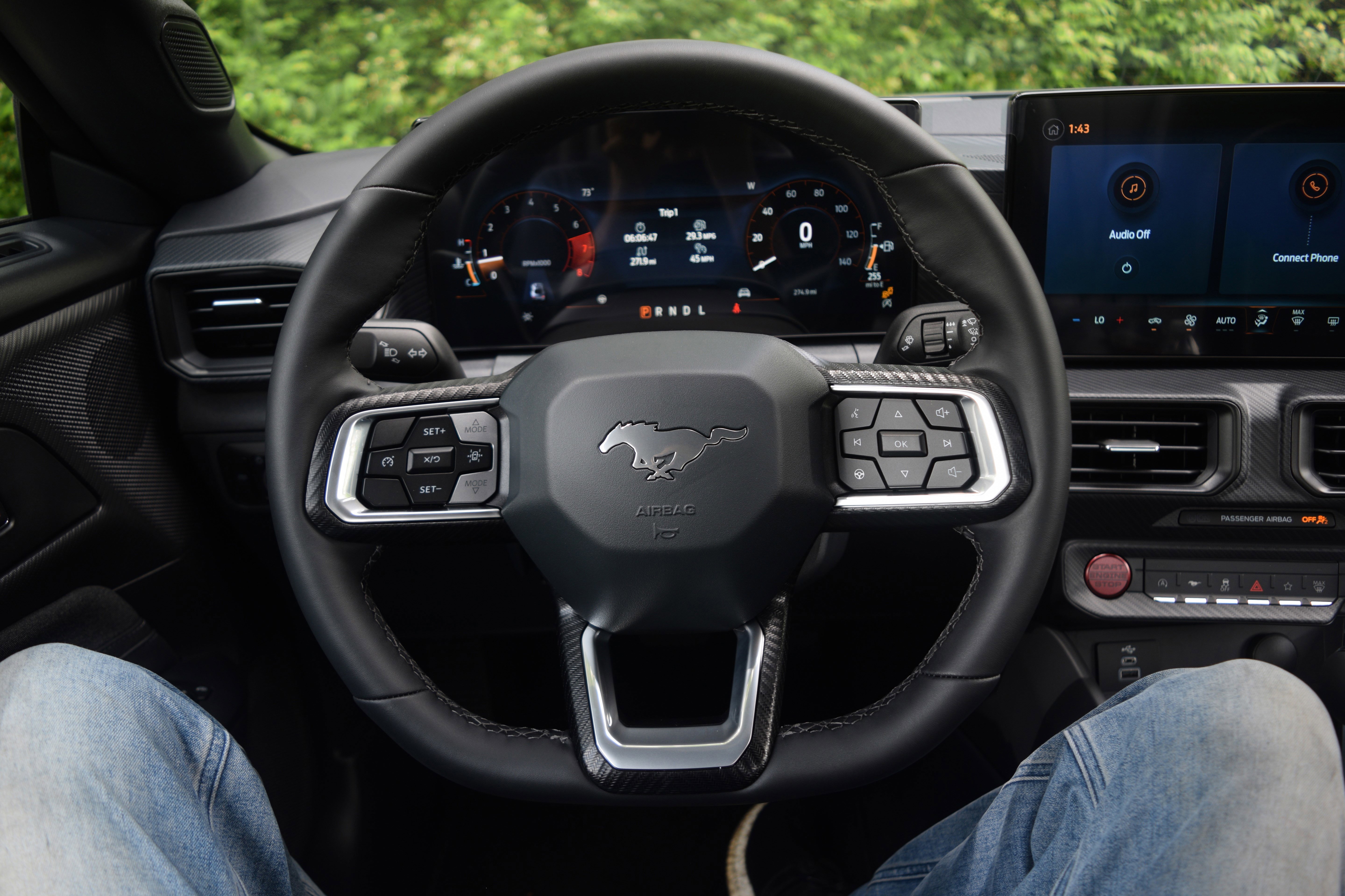 Used 2025 Ford Mustang Coupe RWD image 4