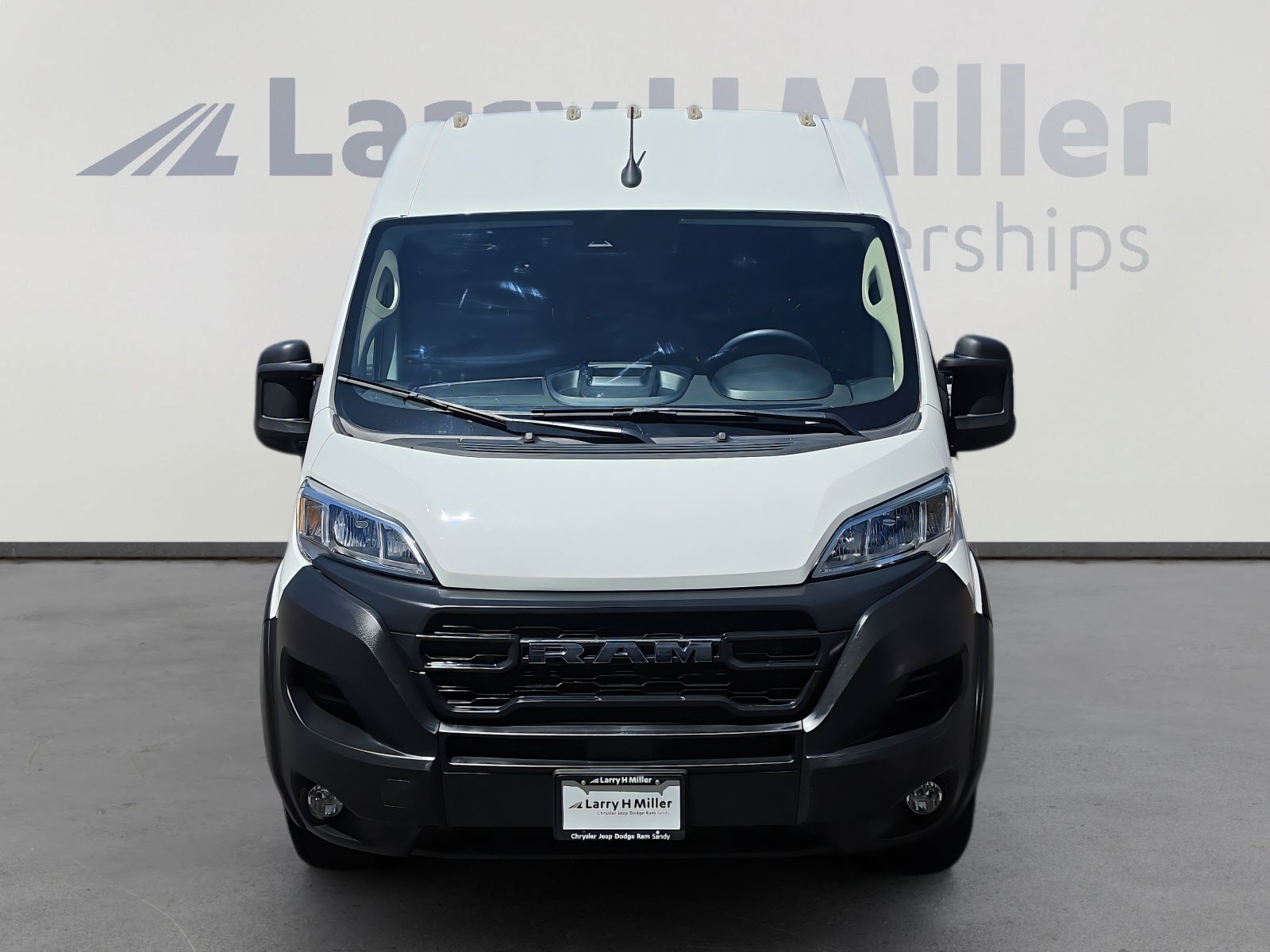 Used 2025 RAM ProMaster 2500 w/ Convenience Group FWD image 8