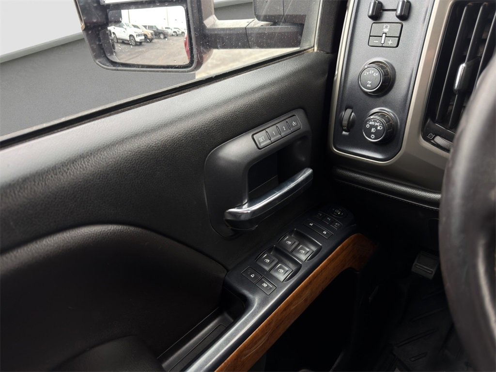 Used 2018 Chevrolet Silverado 3500 High Country w/ Duramax Plus Package image 12