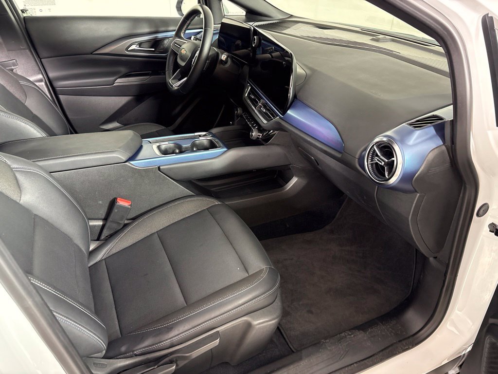 Used 2024 Chevrolet Equinox EV LT w/ LPO, Active Package FWD image 16