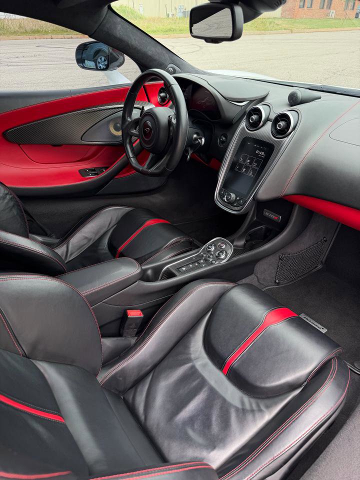 Used 2017 McLaren 570S Coupe RWD image 10