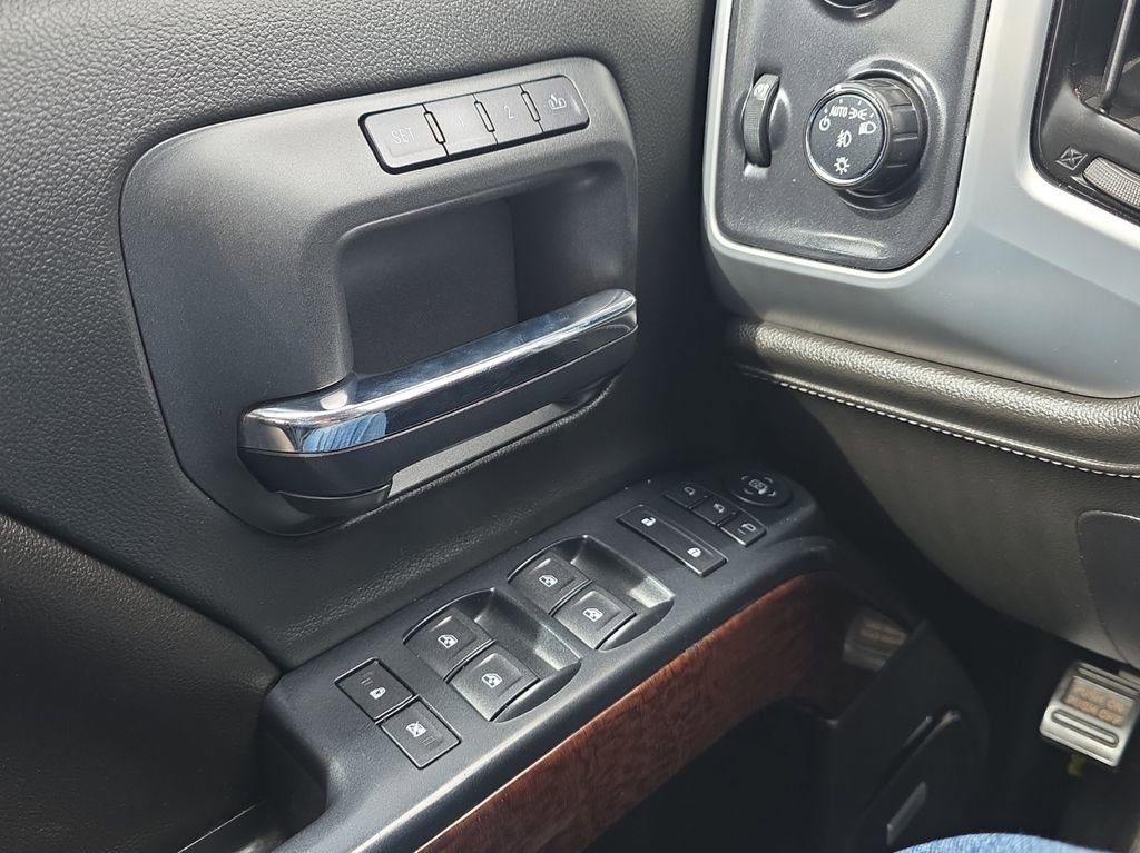 Used 2016 GMC Sierra 1500 SLT w/ SLT Preferred Package image 11