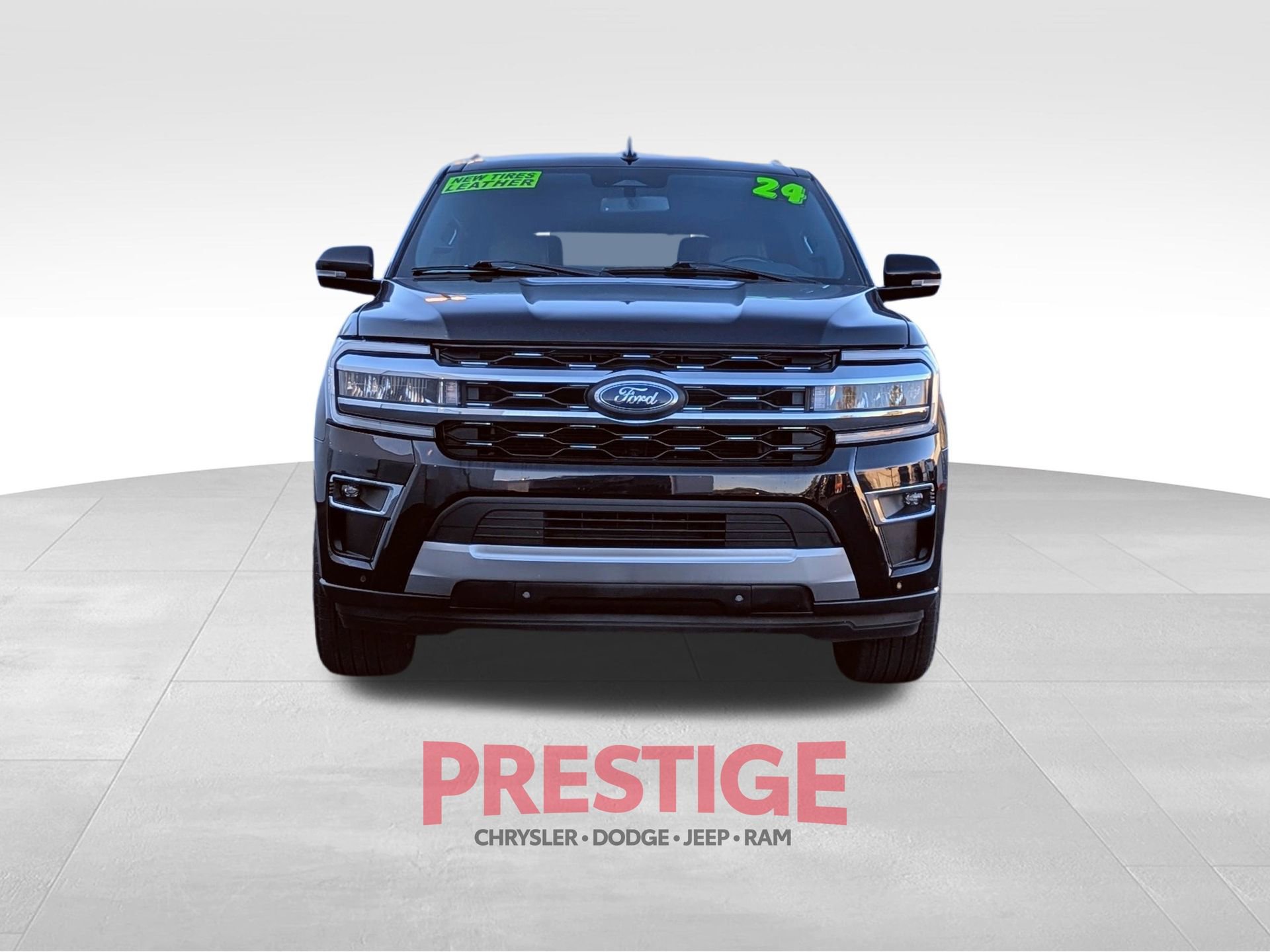 Used 2024 Ford Expedition Limited RWD image 3
