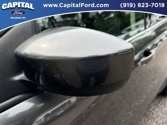 Used 2017 Ford Escape SE w/ SE Cold Weather Package AWD/4WD image 12