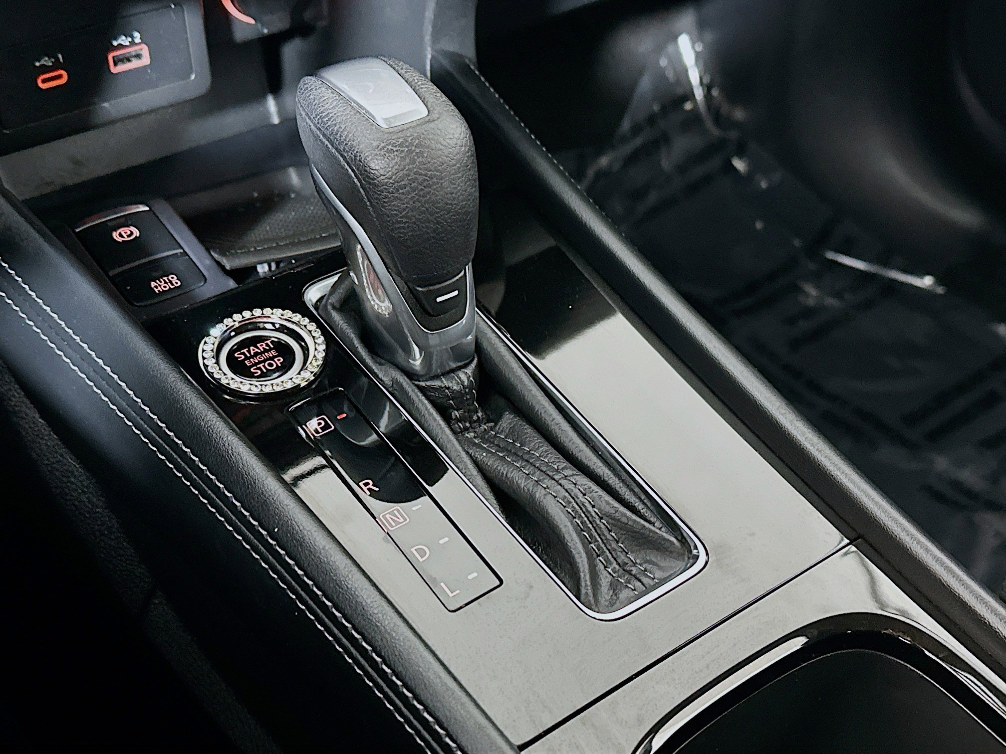 Used 2023 Nissan Kicks SV image 16