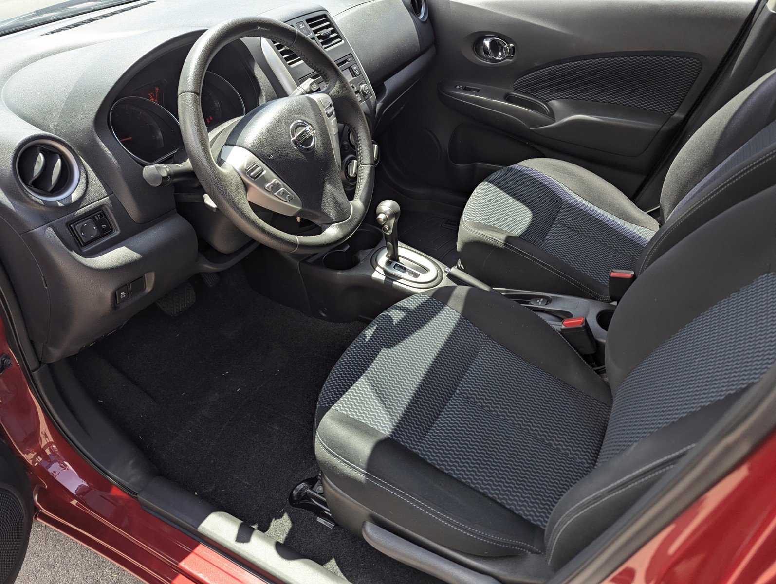 Used 2014 Nissan Versa Note SV w/ Sport Value Package FWD image 9