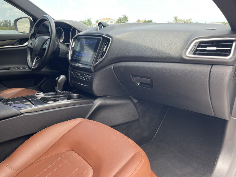 Used 2017 Maserati Ghibli RWD image 8