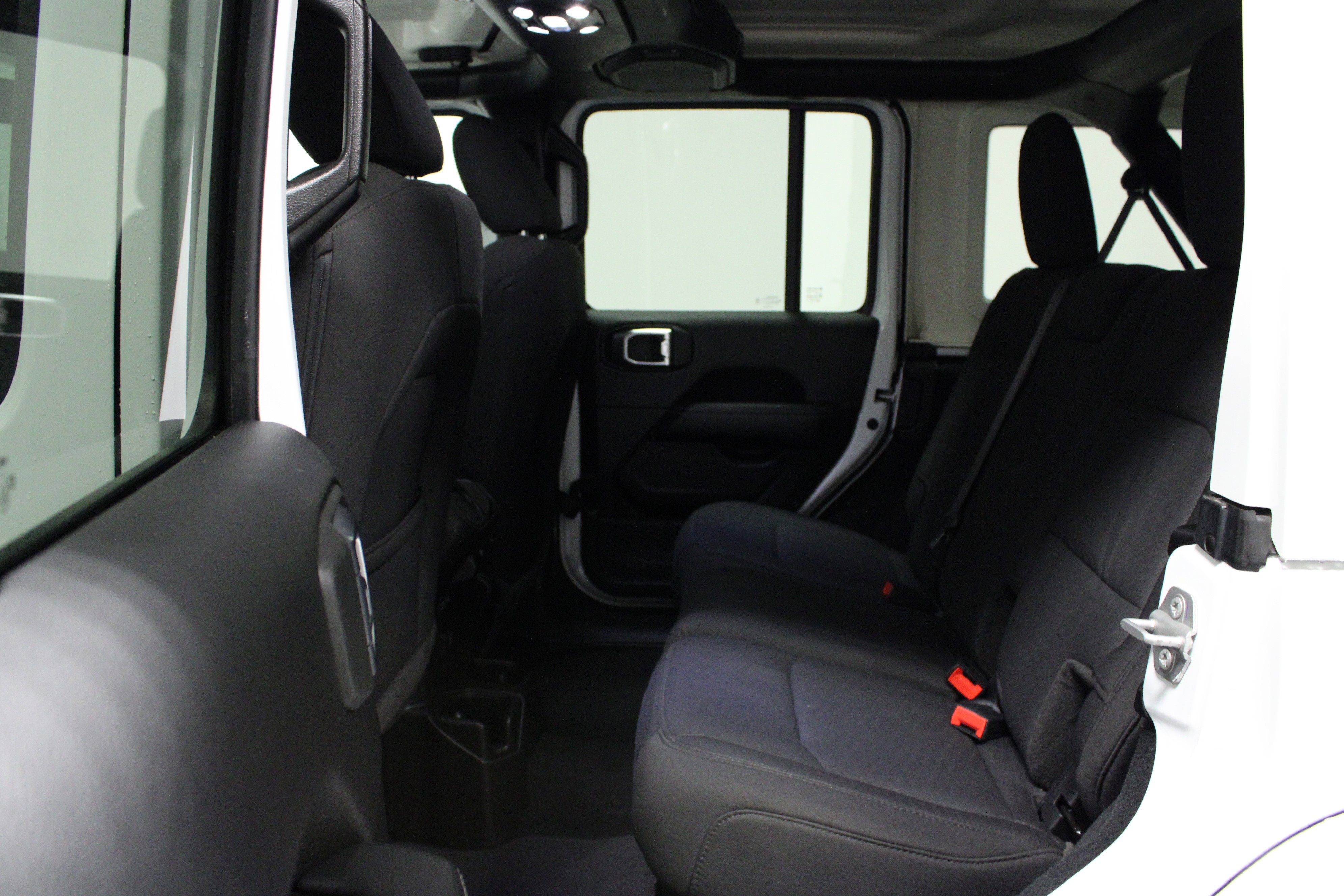 Used 2023 Jeep Wrangler Sahara AWD/4WD image 13