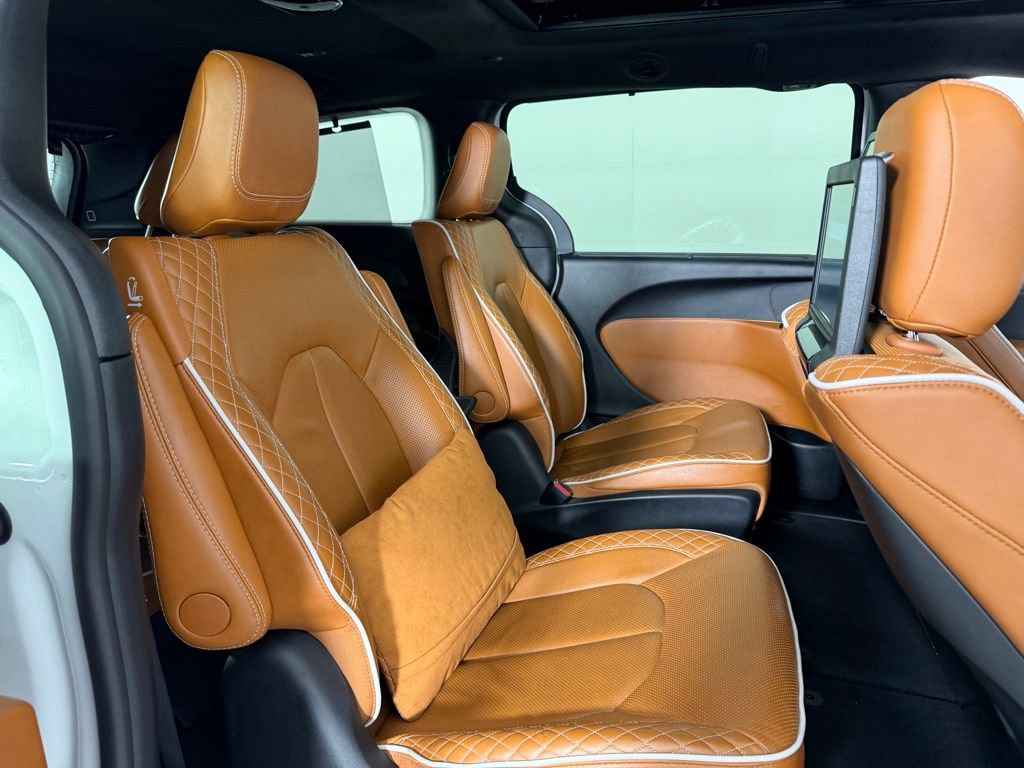 Used 2024 Chrysler Pacifica Pinnacle image 33