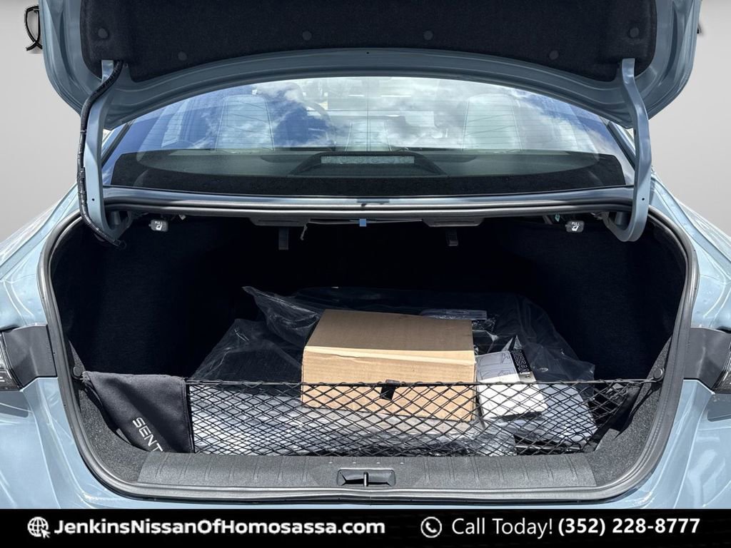 New 2026 Nissan Sentra SR w/ SR Premium Package FWD image 17