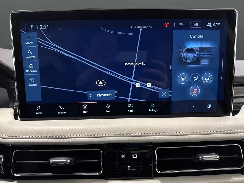 Used 2022 Lincoln Nautilus Black Label w/ Class II Trailer Tow Package image 9