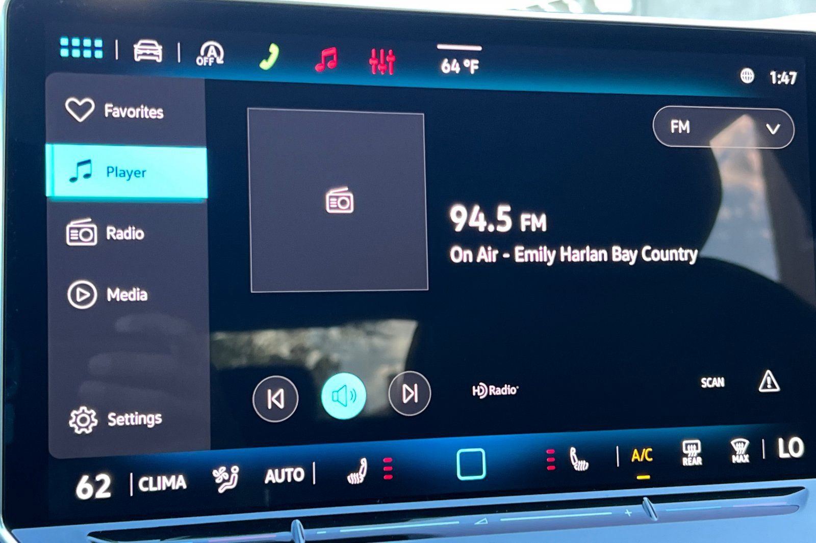 New 2026 Volkswagen Tiguan SE AWD/4WD image 18