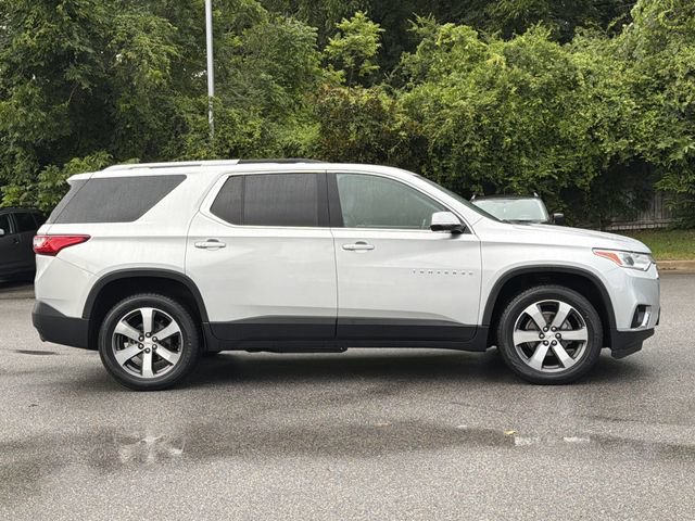 Used 2018 Chevrolet Traverse LT FWD image 2