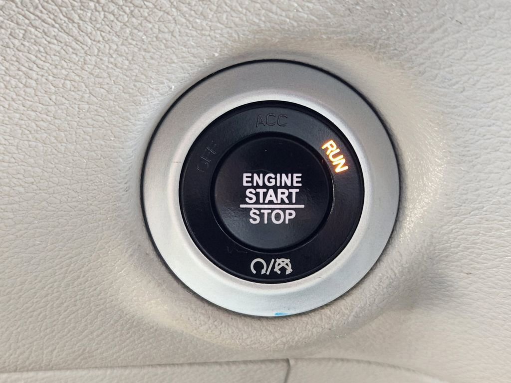 Used 2022 Chrysler Pacifica Touring-L FWD image 12