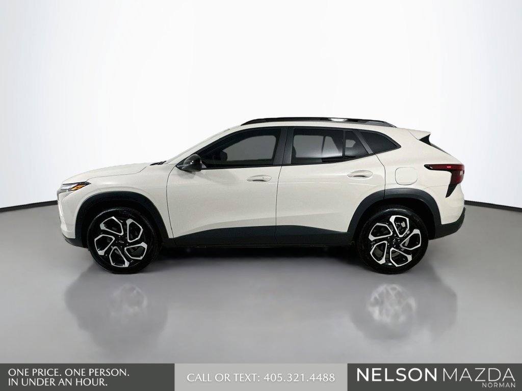 Used 2026 Chevrolet Trax RS w/ Sunroof Package FWD image 9