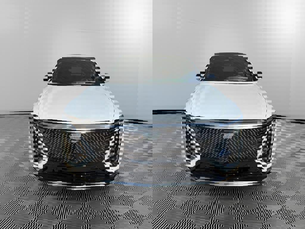 New 2026 Cadillac Lyriq Luxury image 2