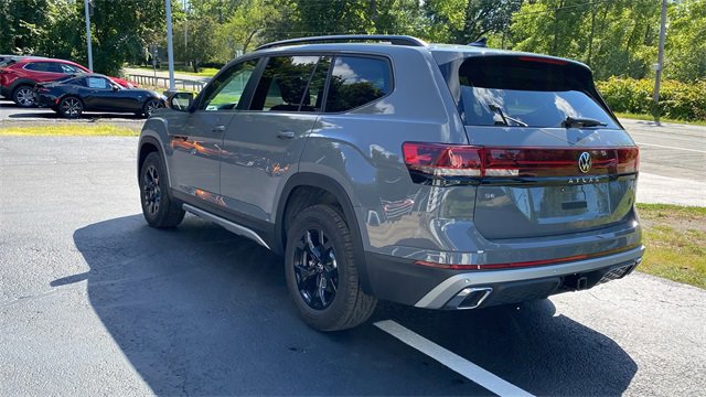 New 2026 Volkswagen Atlas Peak Edition image 7