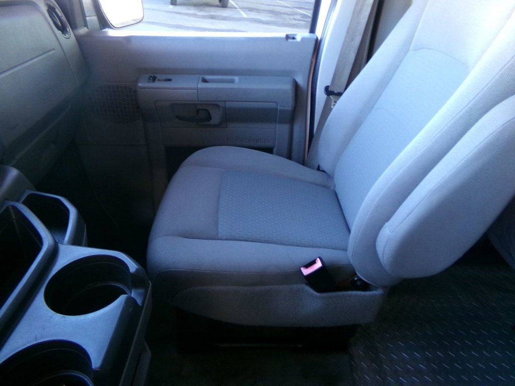 Used 2014 Ford E-350 and Econoline 350 XLT image 13