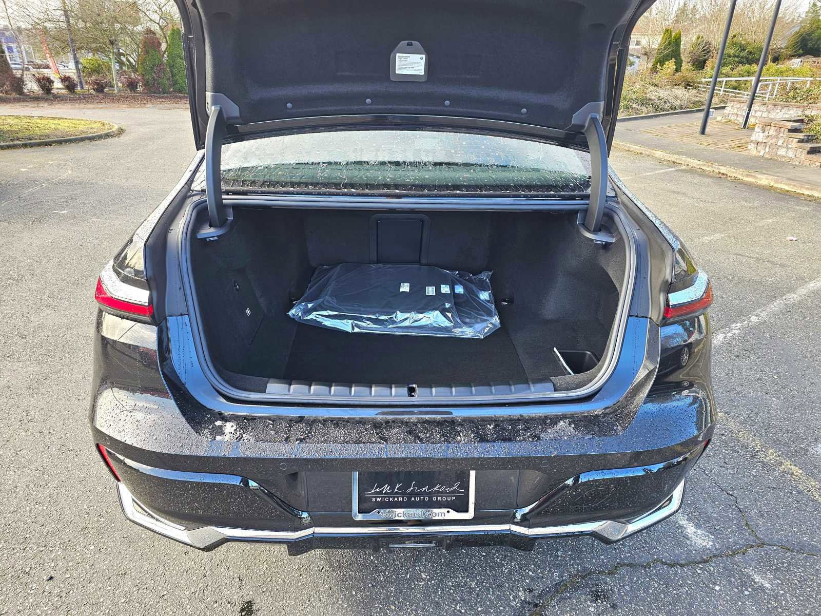 New 2024 BMW i7 xDrive60 image 13