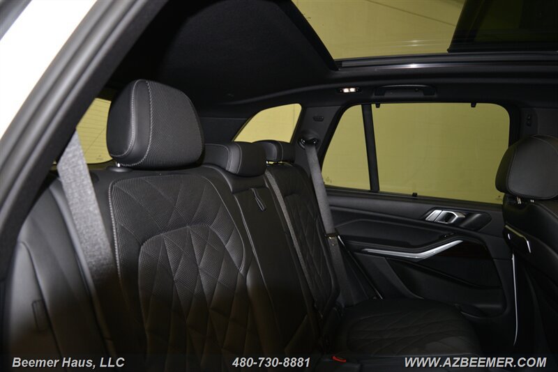 Used 2025 BMW X5 xDrive40i w/ M Sport Package AWD/4WD image 23