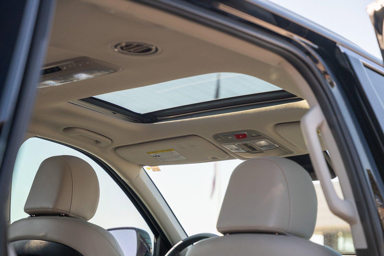 Used 2023 Kia Telluride EX w/ EX Captain's Chair Package image 14