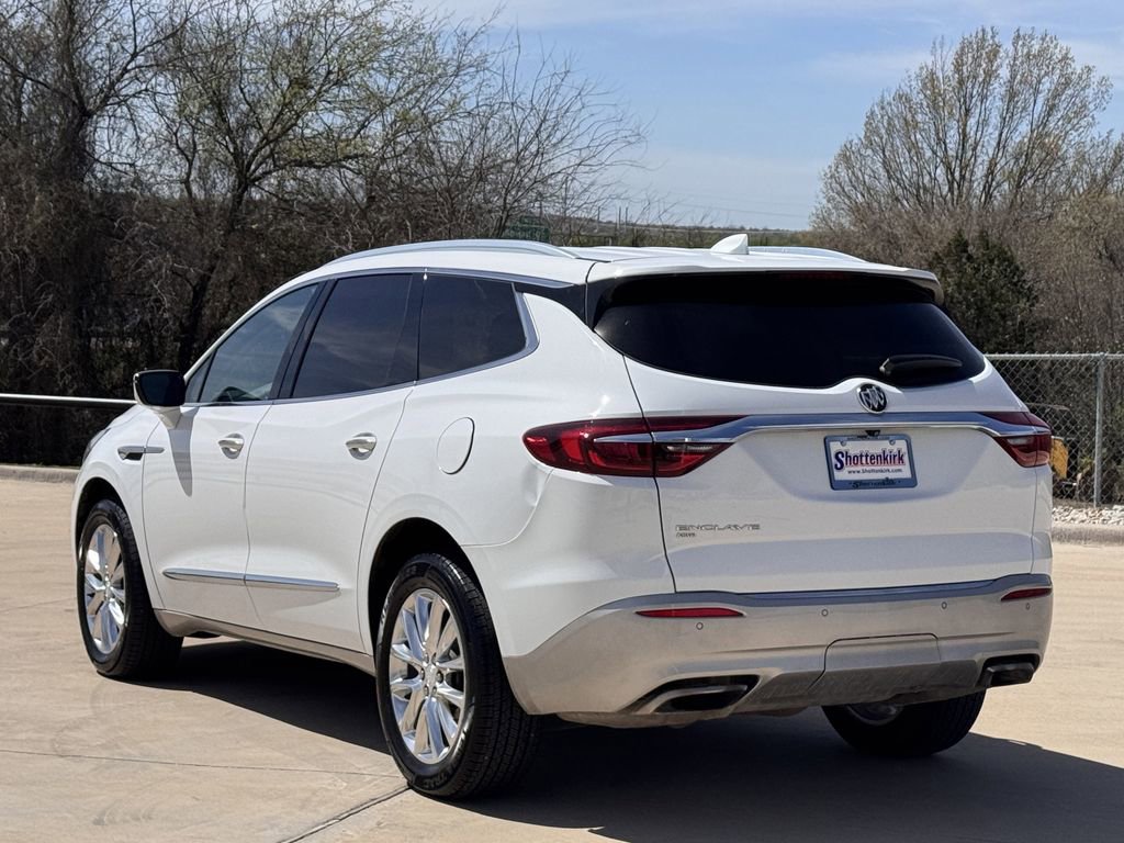 Used 2021 Buick Enclave Premium w/ Sun and Sites Package AWD/4WD image 4