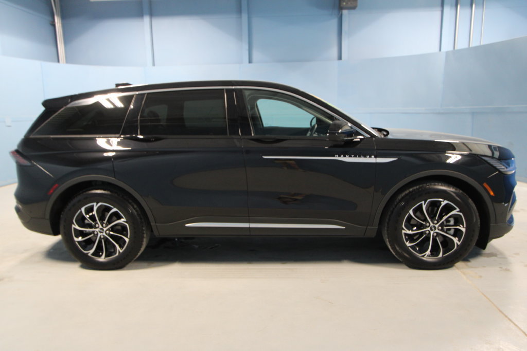 Used 2024 Lincoln Nautilus Premier AWD/4WD image 34