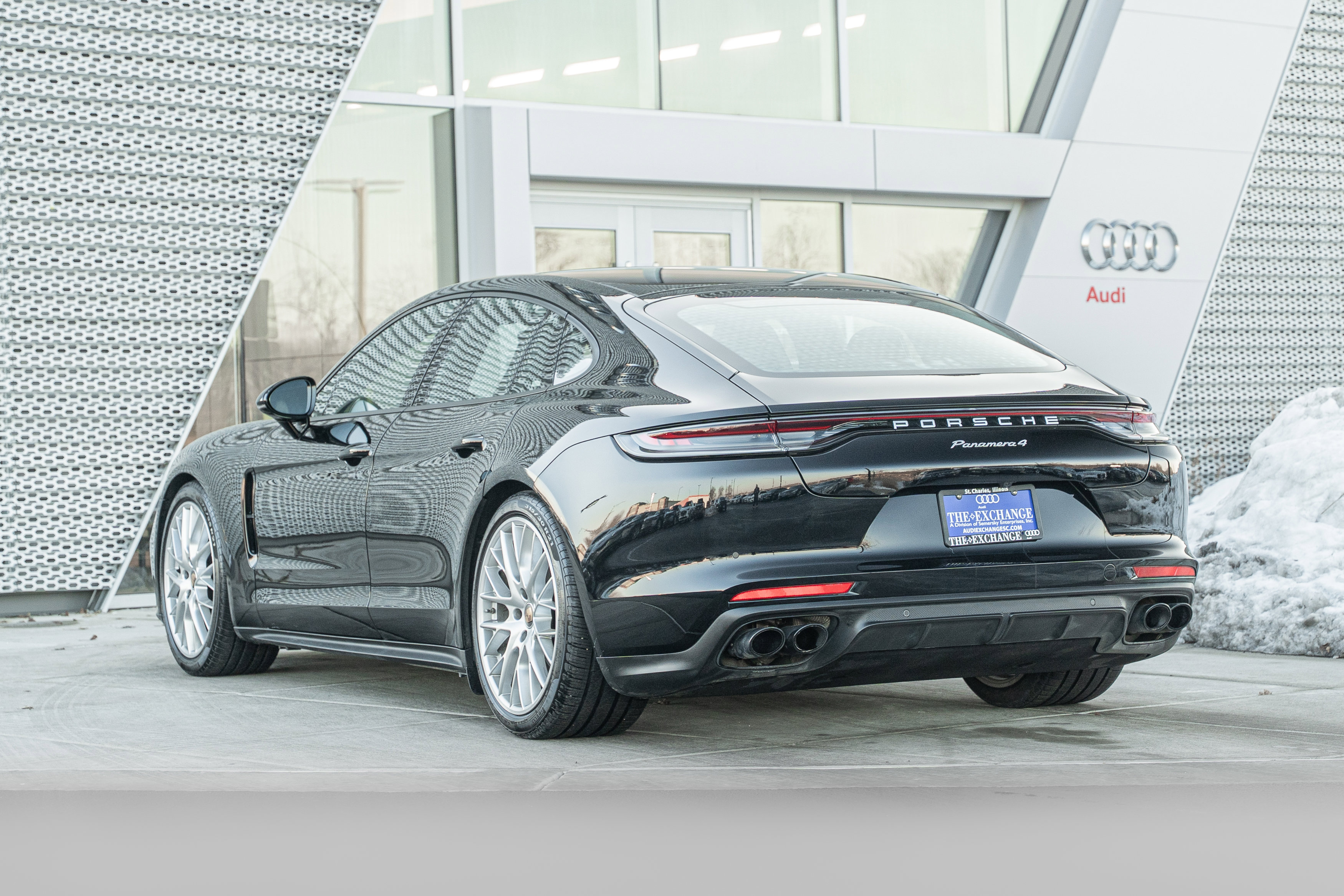 Used 2023 Porsche Panamera 4 image 5