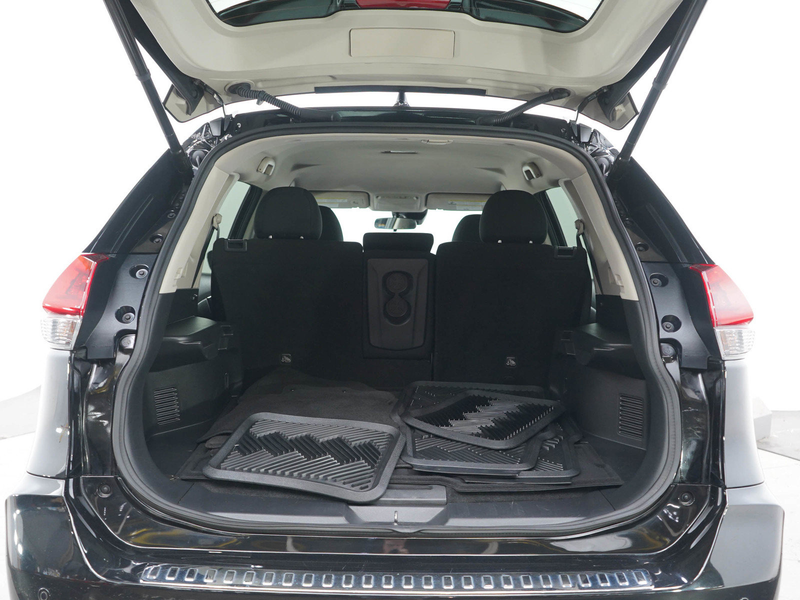 Used 2020 Nissan Rogue SV AWD/4WD image 16