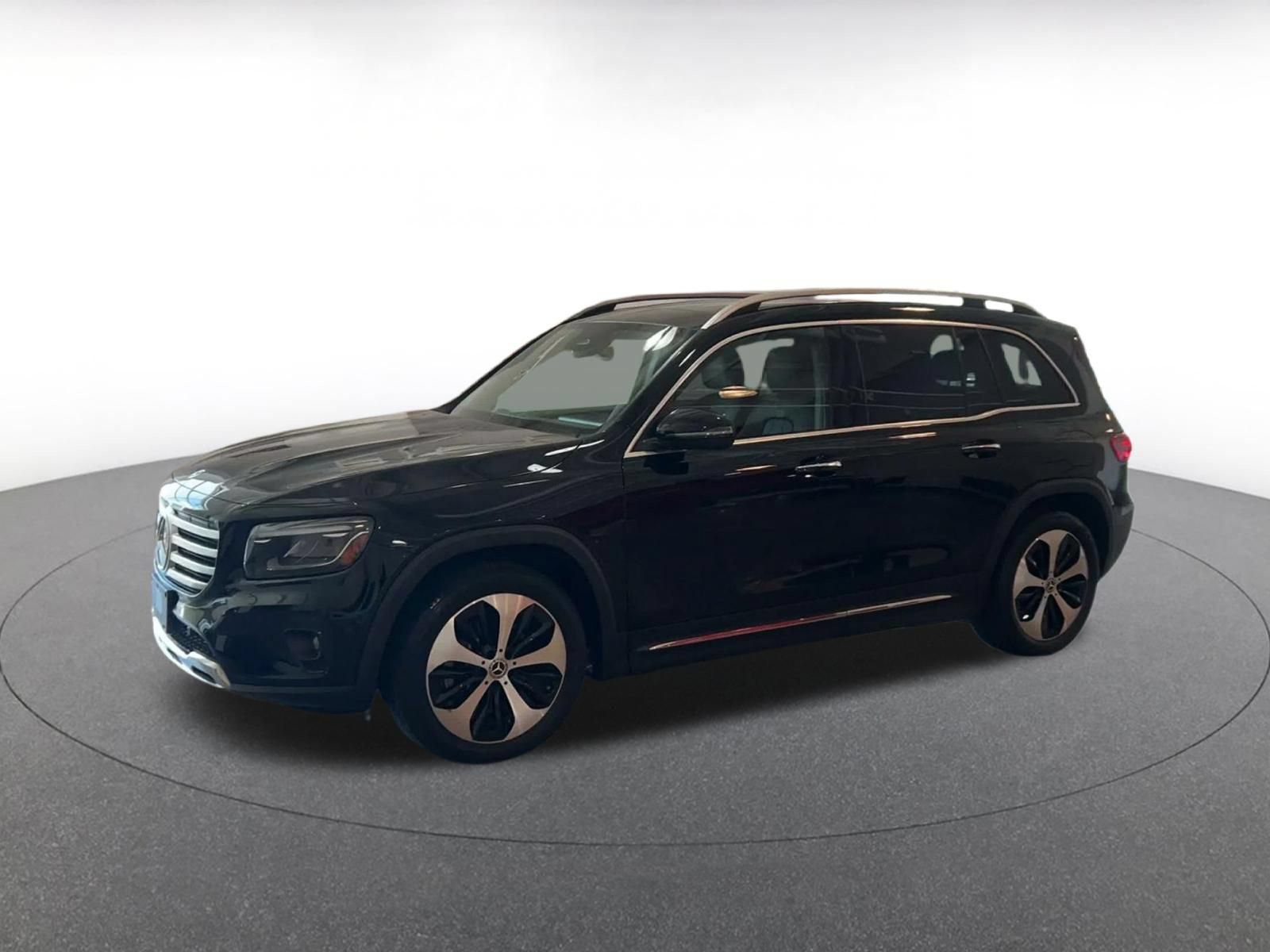 Used 2025 Mercedes-Benz GLB 250 image 7