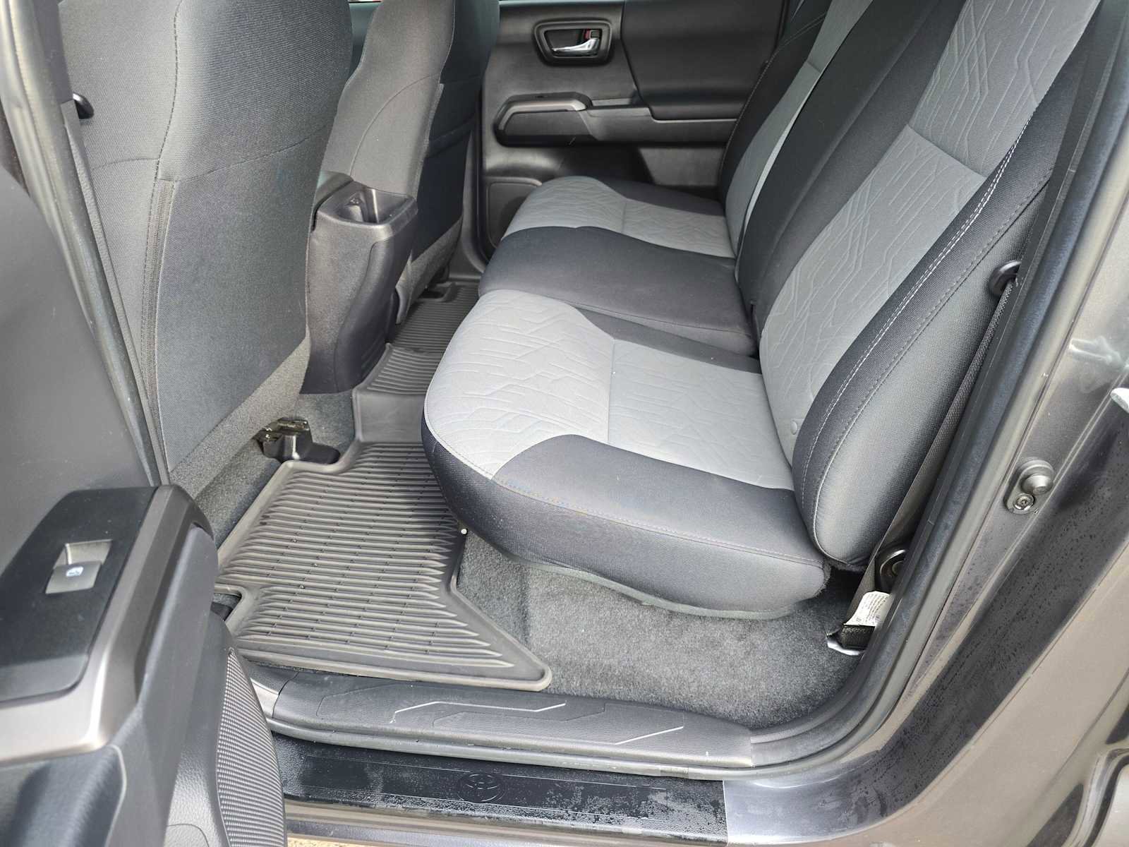 Used 2022 Toyota Tacoma TRD Off-Road image 20