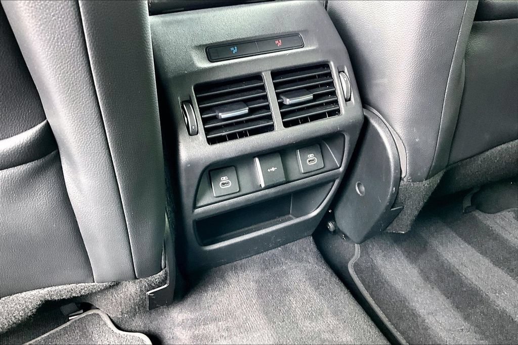 Certified 2023 Land Rover Discovery Sport SE R-Dynamic AWD/4WD image 10