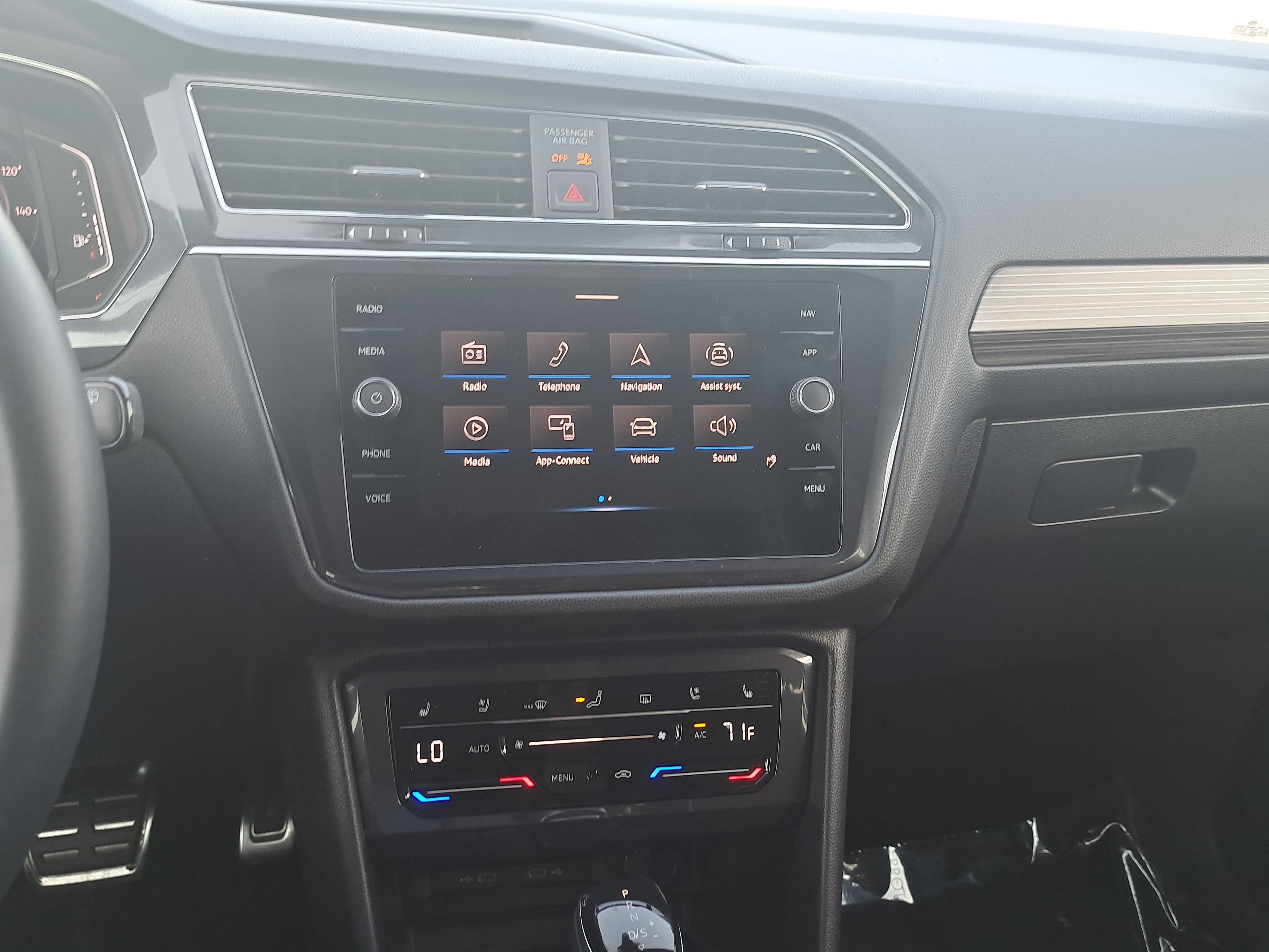 Certified 2023 Volkswagen Tiguan SEL R-Line AWD/4WD image 21